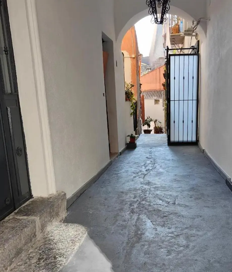 Old Town Mizzica Apartment Catania 0*,  Italy